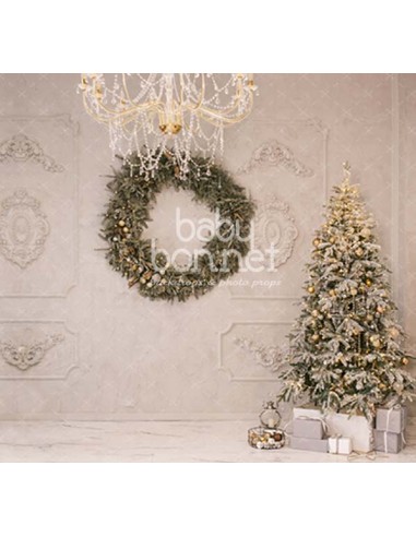 Classic room with wreath (backdrop)