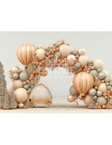 Arco de balões pastel com pinheirinhos (fundo fotográfico)