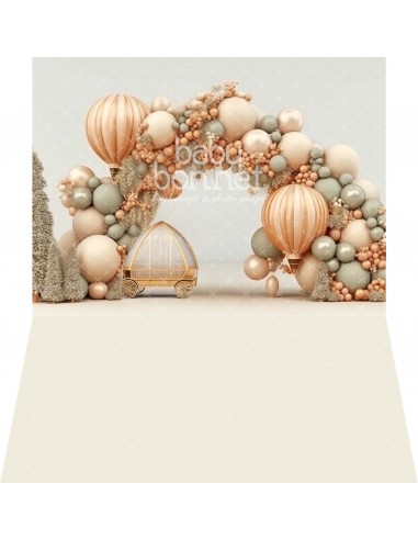 Arco de balões pastel com pinheirinhos (fundo fotográfico - parede e chão)