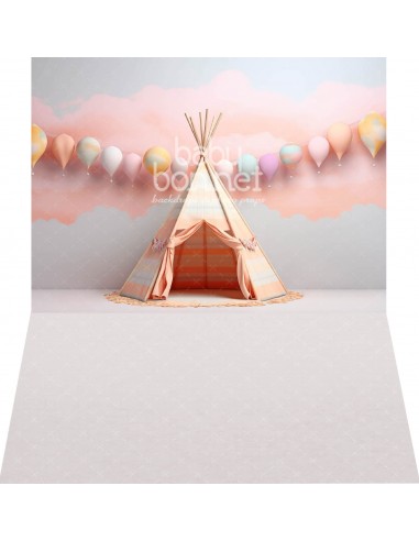 Tipi with balloon garland (backdrop - wall and floor)