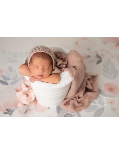 Blended salmón-pink baby bonnet with velvet ties, with or without wrap